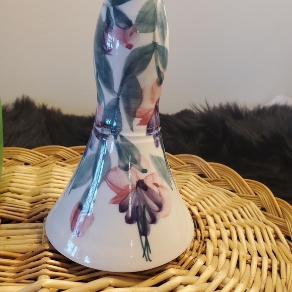 Linden‎ Hills Pottery Studio Trumpet Vase Hand-painted Fuscia Floral - Picture 1 of 6